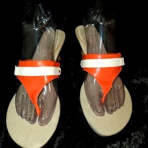 VERY cute 😍 Orange and white thong sandal